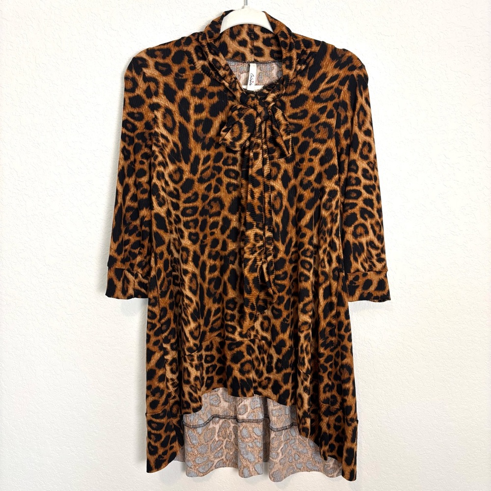 Celeste Animal Print Tunic Bow Top High Low Women’s Small Modest Girly Neutral